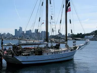 Monohull Sailboat Yacht Rentals in Lake Union, Seattle