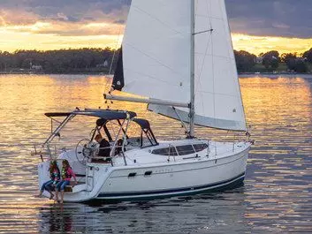 Monohull sailboat Yacht Rentals in Marina del Rey