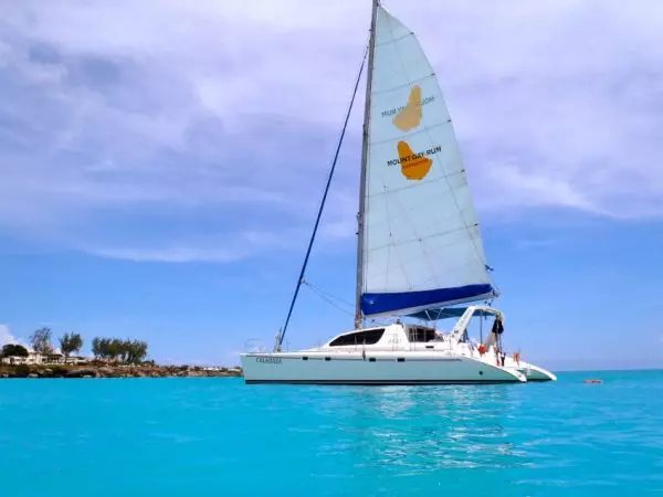 Express Cruiser Yacht Yacht Charter in Bridgetown