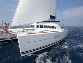 Catamaran sailing yacht Yacht Rentals in Honolulu